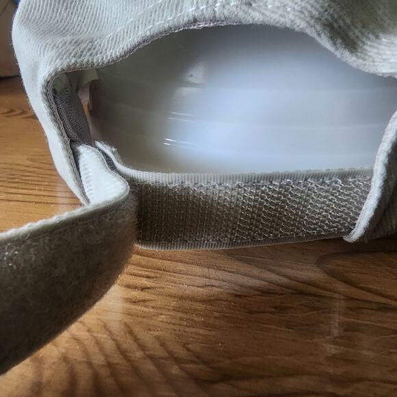 NY Giants Baseball Cap Adjustable Strap Beige NFL Fan Gear Headmost Never Worn K - Picture 3 of 9